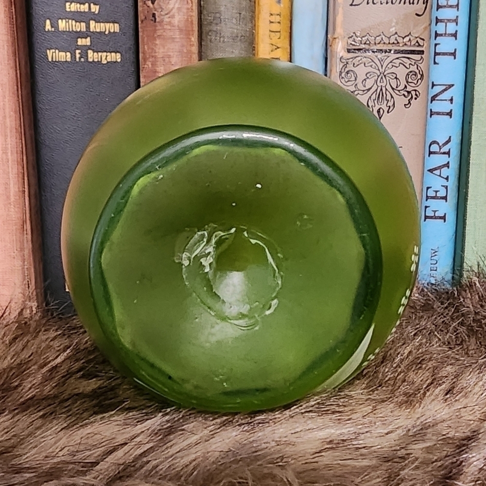 Victorian Bohemian Glass Vase Green Ruffled Edge Lily Of The Valley Handpainted - Picture 5 of 8
